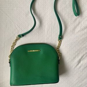 Green Steve Madden Crossbody w/ gold chain/ green leather strap